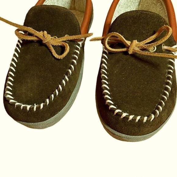 The Vermont Country Store Brown Suede Moccasin Unisex Indoor/Outdoor Slipper 8M main image 8